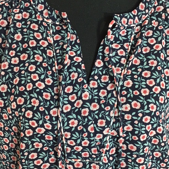 LOFT blouse - Picture 2 of 6